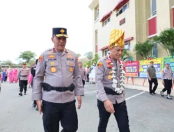 Pakai Siga Khas Kaili, Brigjen Pol Nasri Disambut Tradisi Jajar Hormat di Polda Sulteng