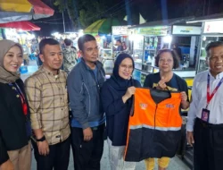 Pemkot Palu Serahkan Rompi Khusus Bagi Pelaku UMKM