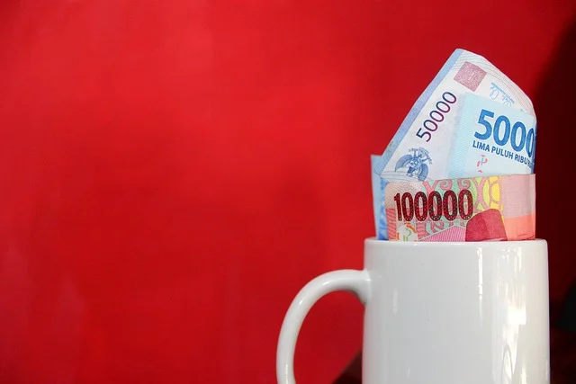 Rupiah menguat hari ini